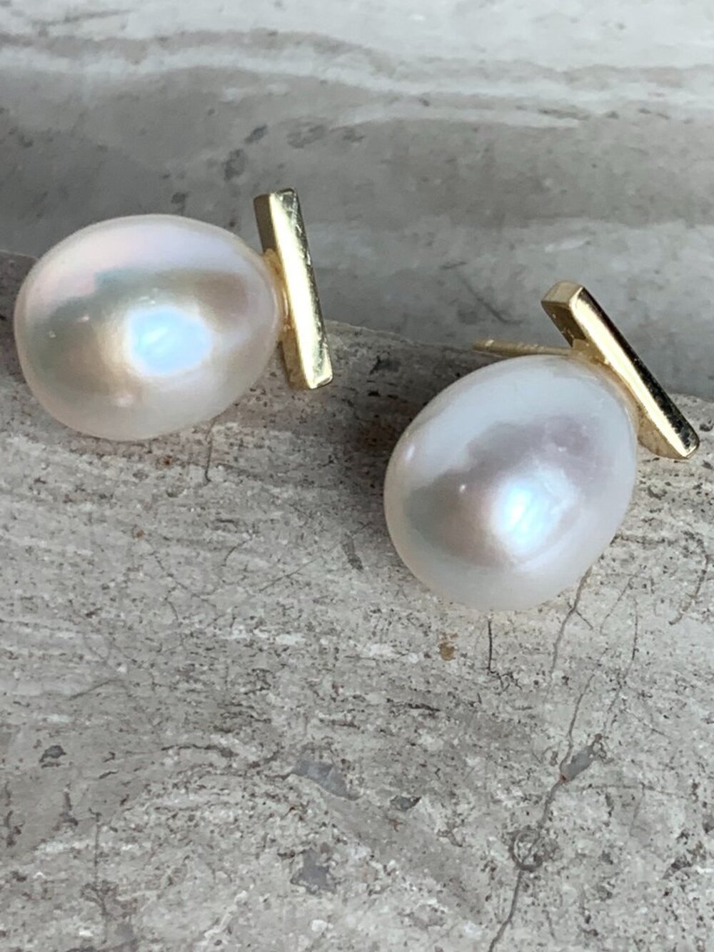 NEW Anthropologie Shashi White Pearl Baby Giselle Stud Earrings
